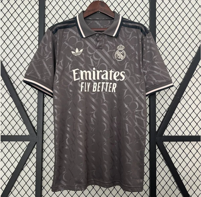 القميص الثالث الجديد لريال مدريد باللون الأسود 2024/25 - نسخة المشجعين