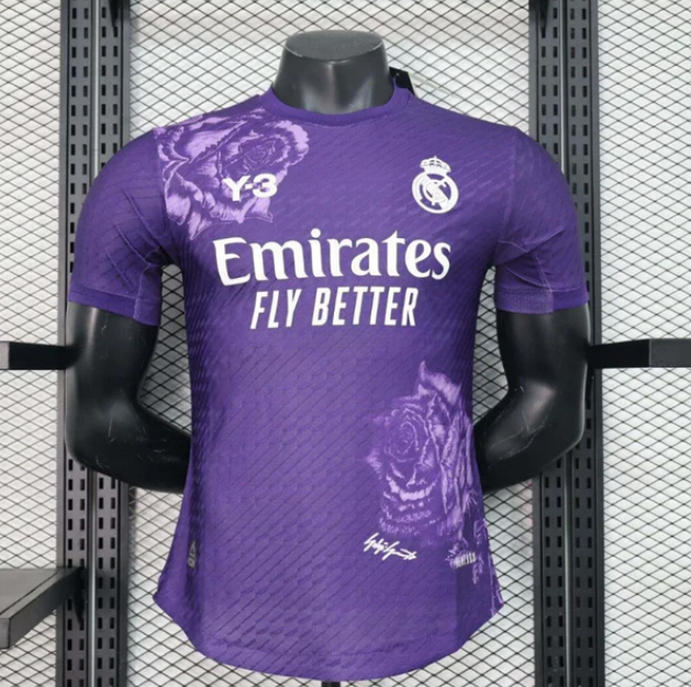 نسخة لاعب ريال مدريد Y-3 الخاصة 2024/2025