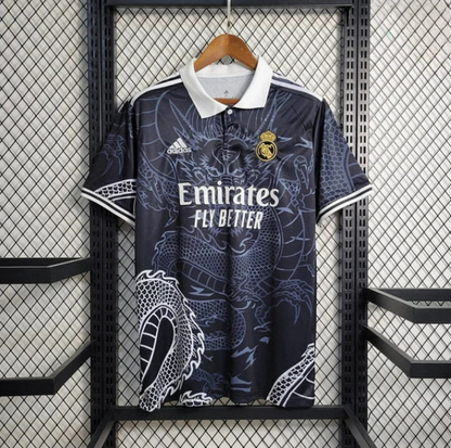 قميص ريال مدريد الخاص "التنين الأسود" لموسم 23/24، إصدار خاص للجماهير