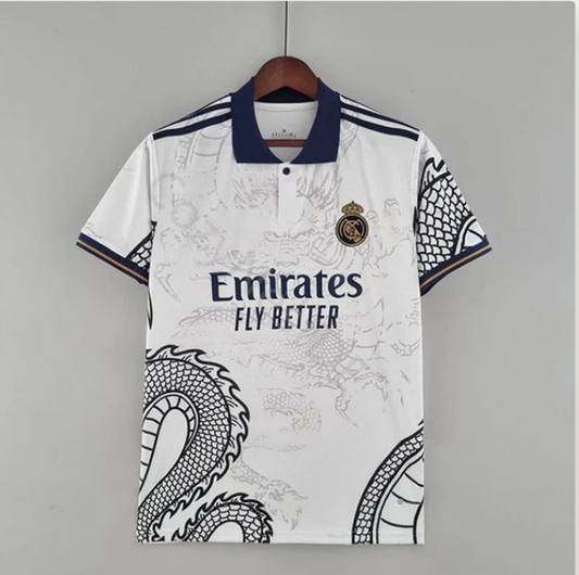Limitierte Auflage des Real Madrid White Dragon-Trikots (Fan-Version)