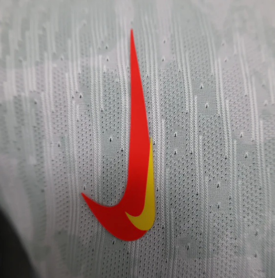 Liverpool 24-25 Auswärtsstadiontrikot - Spielerversion